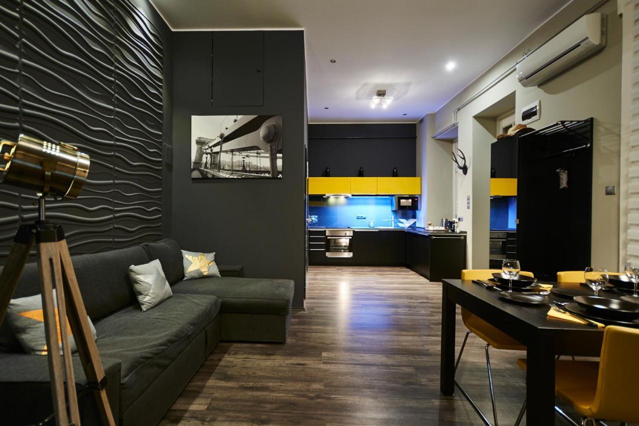Central Location Yellow-Black Apartment Budapeste Exterior foto