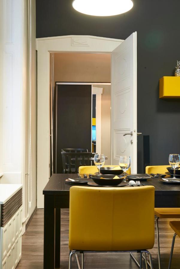 Central Location Yellow-Black Apartment Budapeste Exterior foto