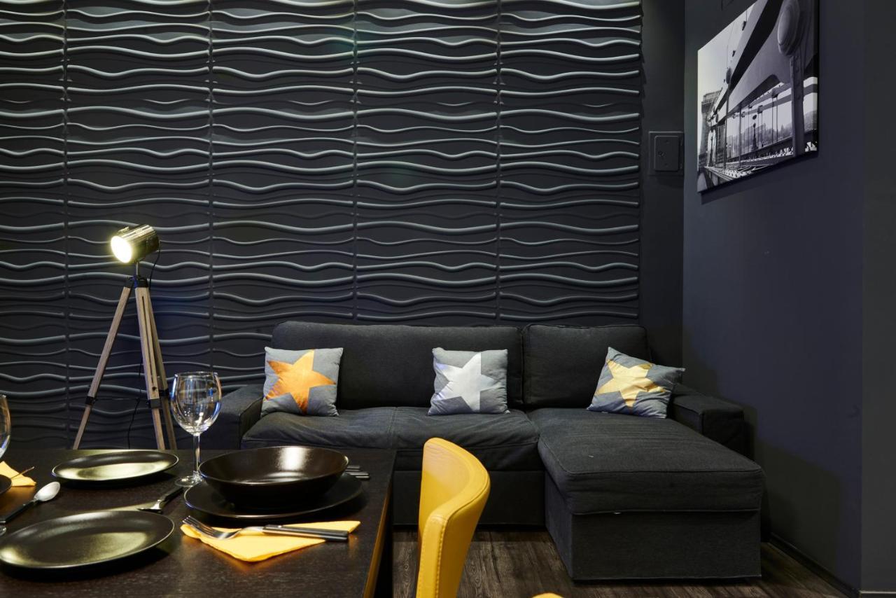 Central Location Yellow-Black Apartment Budapeste Exterior foto